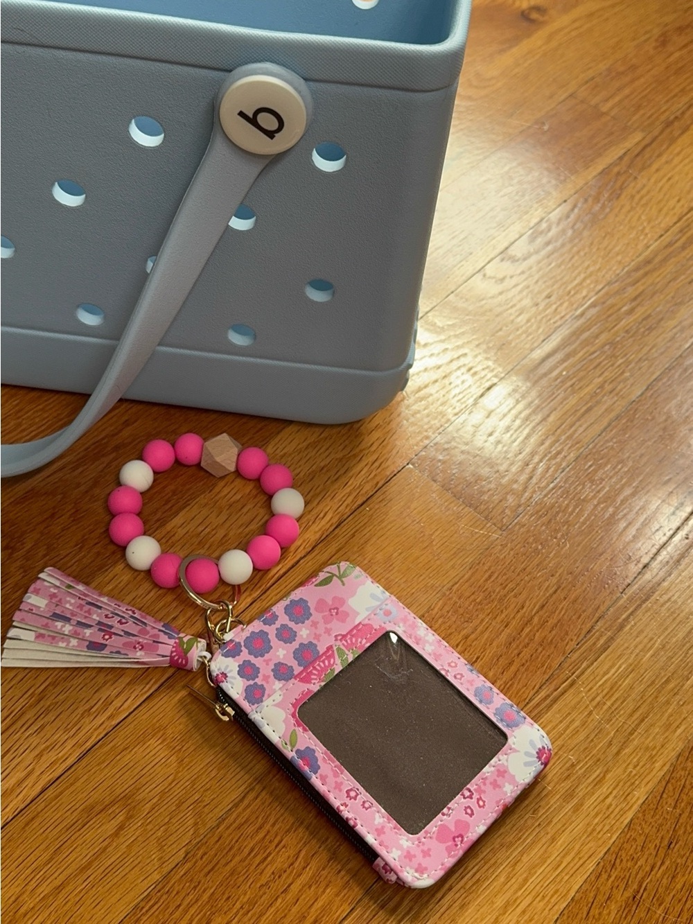 NWT Bogg Compatible Wristlet Wallet Keychain Combo Bright Pink Floral OS